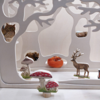 Seizoenstafelraam met twee bomen 