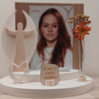 Gedenktafeltje of altaartje om je geliefde te herinneren 