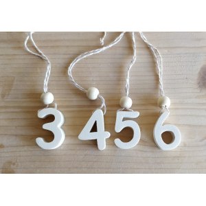 Cijfers om aan een ketting te rijgen, leuk om te krijgen als jarige! Cijfers om aan een ketting te rijgen, leuk om te krijgen als jarige!