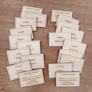 Houten 'levend Stratego' kaartjes, christelijke variant Houten 'levend Stratego' kaartjes, christelijke variant